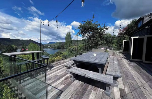 Lake Okareka Apartamento | Rotorua Lake Ōkareka Studio with Views, Spa & BBQ