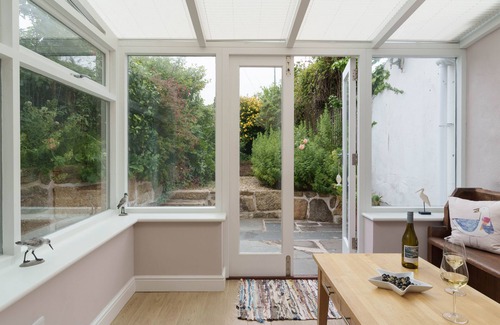Chysauster Casa | Rotterdam House - historic House in Chapel Street with sea views, dog friendly