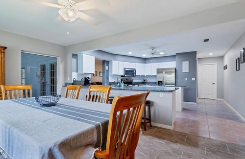 Pebble Beach Casa | Rotunda West Canal - P820941