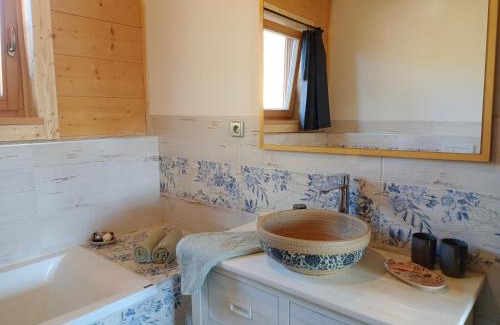 Malenice Casa | Roubenka Kopretina