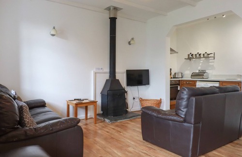 Saint Breward Cabaña | ROUGHTOR COTTAGE, family friendly, with pool in St Tudy