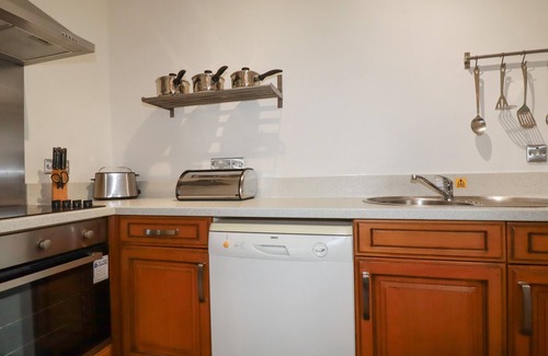 Saint Breward Cabaña | ROUGHTOR COTTAGE, family friendly, with pool in St Tudy