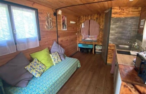Roquemaure Casa | Roulotte du Moulin Saint Valentin