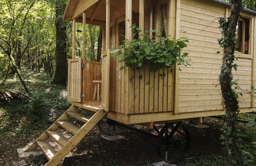 Sougeres-en-Puisaye Cabina | Roulotte en Bois Dans le Calme en Foret