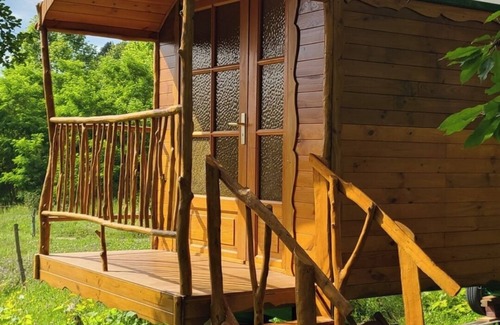Forcalquier Cabina | Roulotte et Spa en Pleine Nature Calme et Sérénité Pour un Séjour Ressourçant