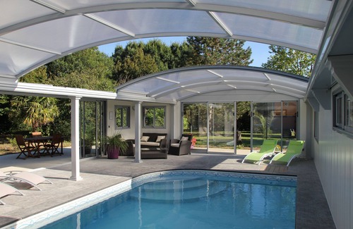 Doue-en-Anjou Casa | ROULOTTE GITE ACCESO JACUZZI PISCINA CUBIERTA PRIVADA Y CUBIERTA SAUMUR DOUE