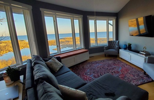 Shady Side Casa | Round House -- Panoramic Views -- Chesapeake Bay