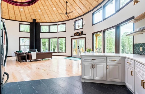 Saugerties Casa | Round House with Mountain Views & Hot Tub Secluded in the Forest