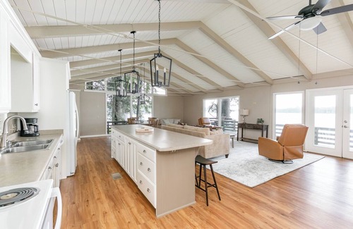 Farmerville Casa | Beautifully Remodeled Retreat Nestled Among The Trees With Stunning Lake Views
