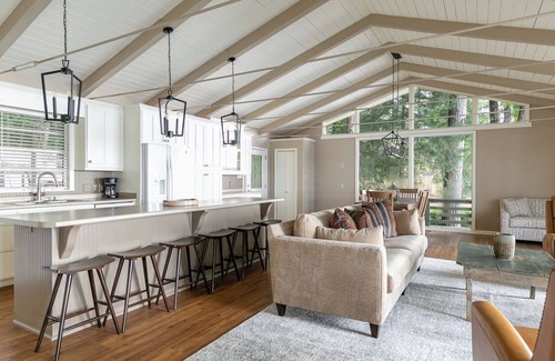 Farmerville Casa | Beautifully Remodeled Retreat Nestled Among The Trees With Stunning Lake Views