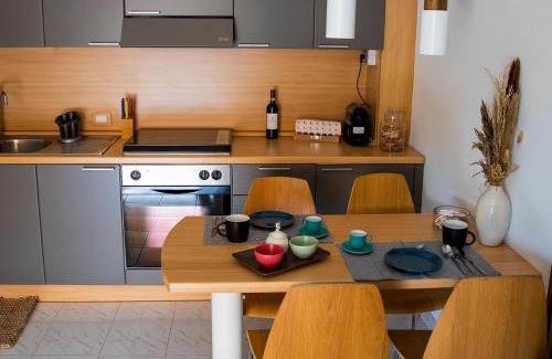 Lavinio Lido di Enea Apartamento | Roussev Apartment - Coastal Gem - Anzio