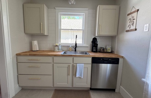 Tulsa Casa | Route 66 Retreat - Charming 2 bedroom/1 bath bungalow