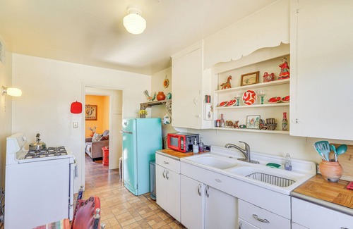 Kingman Apartamento | Route 66 Retreat Steps to Beale St in Dtwn Kingman
