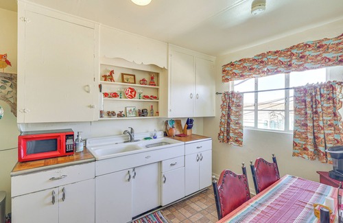 Kingman Apartamento | Route 66 Retreat Steps to Beale St in Dtwn Kingman