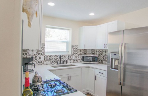 Pueblo Alto Apartamento | This apartment is a 0 bedroom(s), 1 bathrooms, located in Albuquerque, NM.