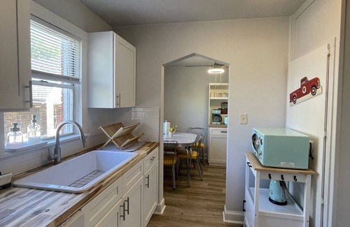Turner Park Apartamento | Route 66, walk to Tulsa Expo Square and TU, Pet friendly duplex