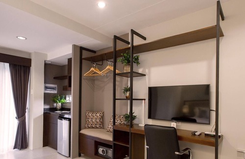 Dumaguete Hotel | Rovira Suites