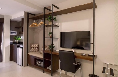 Dumaguete Hotel | Rovira Suites