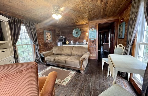 Hartsfield Cabaña | Row Cottages Jasmine Cottage