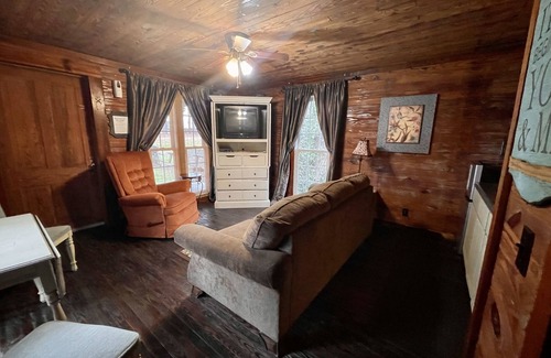 Hartsfield Cabaña | Row Cottages Jasmine Cottage