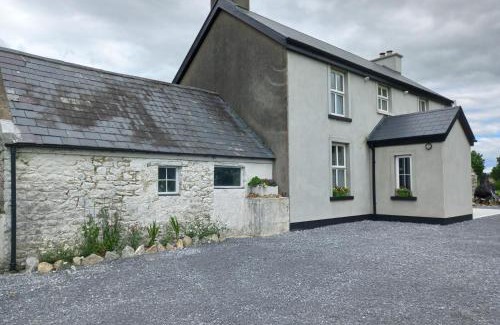 Farranfore Casa | Rowan House Holiday Home by Trident Holiday Homes