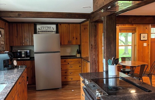 Baraboo Otro | Roy's Modern Farmhouse by Devil's Lake
