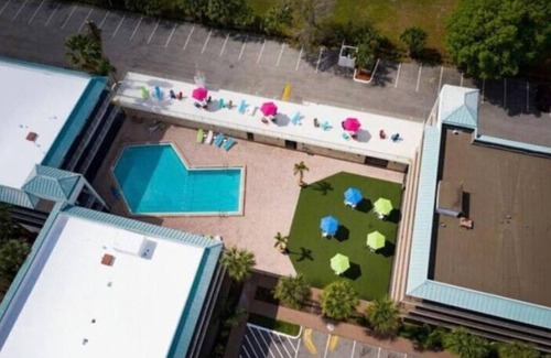 Historic Downtown Kissimmee Hotel | Royal 3 Wonderful Apart/Hotel with pool