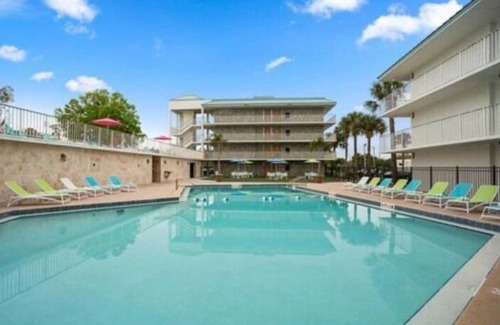 Historic Downtown Kissimmee Hotel | Royal 3 Wonderful Apart/Hotel with pool