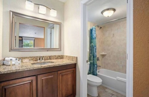 Historic Downtown Kissimmee Hotel | Royal 8 Wonderful Apart/Hotel With Pool