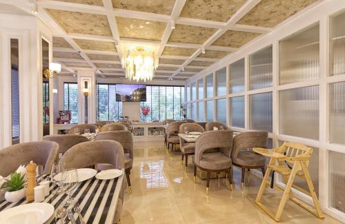 Meerut Cama Y Desayuno | Royal 9 hotel & Banquet