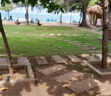 Pottuvil Hotel | Royal beach