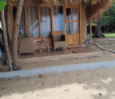 Pottuvil Hotel | Royal beach