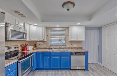 Gulfport Apartamento | Royal Blue Downtown-Gulfport-CooledPool
