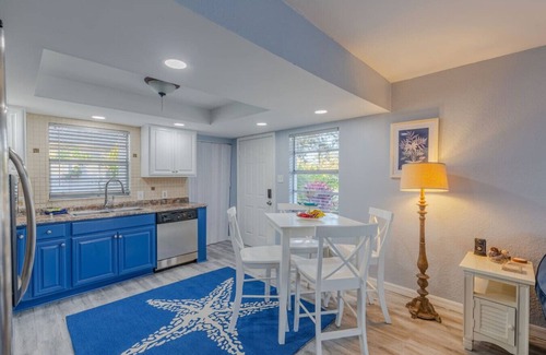 Gulfport Apartamento | Royal Blue Downtown-Gulfport-CooledPool