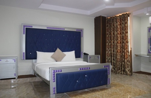 Blue Area Hotel | Royal Blue Hotel