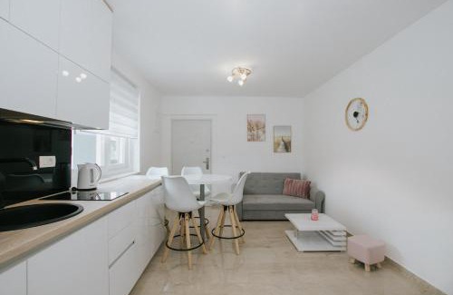 Kastela Casa | Royal Blue House 1