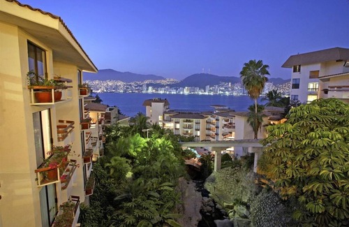Unta Bruja Apartamento | Royal Club at Park Royal Beach Acapulco