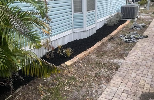 Laurel Casa | Royal Coachman Resort in Nokomis, FL. 25 minute drive from Sarasota Airport.