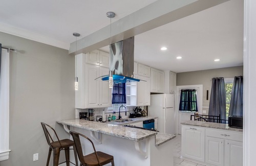 Fondren Casa | Royal Cottage!