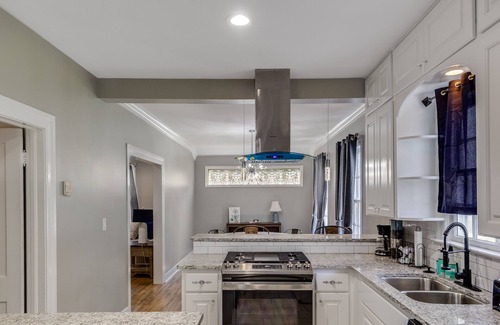 Fondren Casa | Royal Cottage!