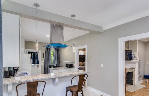 Fondren Casa | Royal Cottage!
