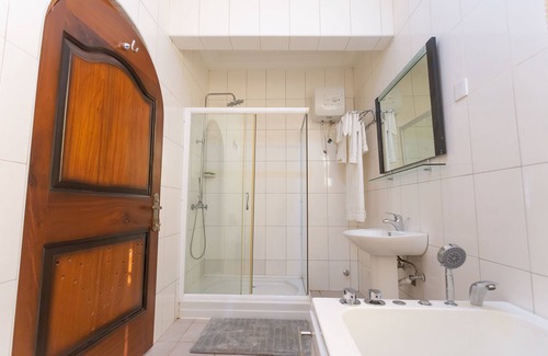 Elmina Hotel | Royal Elmount Hotel