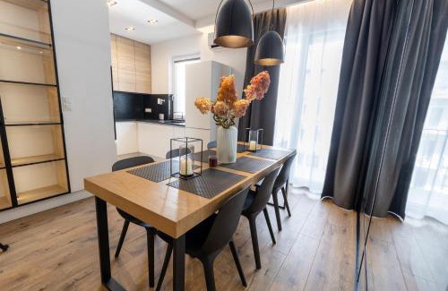 Bielany Apartamento | Royal Family Apart metro Młociny