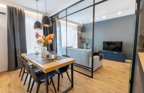 Bielany Apartamento | Royal Family Apart metro Młociny