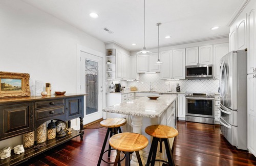 Leesburg's Old and Historic District Cabaña | Royal Heritage Home @ Historic Leesburg