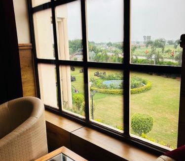 Ayodhya Complejo | Royal Heritage Hotel & Resort