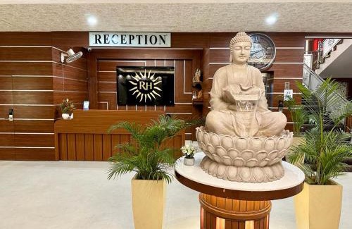 Ayodhya Complejo | Royal Heritage Hotel & Resort