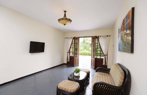 Sidomulyo Complejo | Royal Orchids Garden Hotel & Condominiums