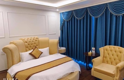Ha Dong Hotel | Royal Hotel Van Khe by Bay Luxury