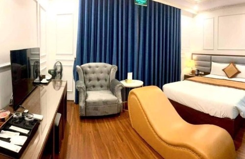 Ha Dong Hotel | Royal Hotel Van Khe by Bay Luxury